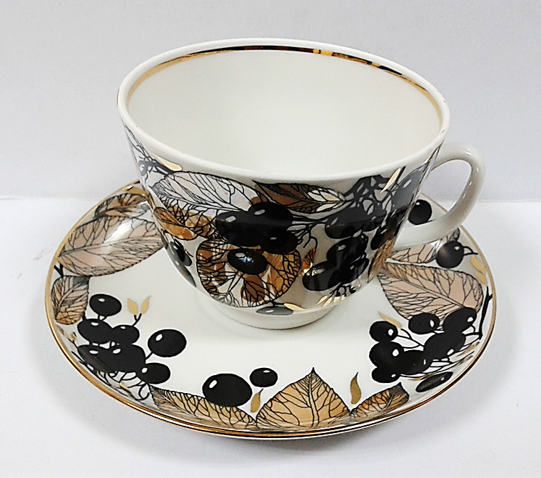 Чашка с блюдцем чайная Подарочная "Черноплодная рябина"