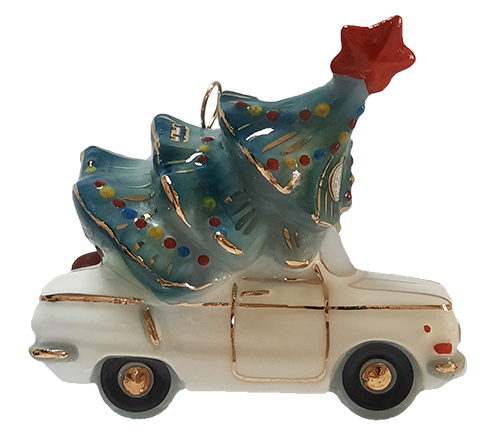 Машина с елкой