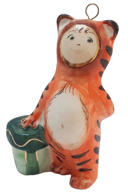 Мальчик в костюме тигра